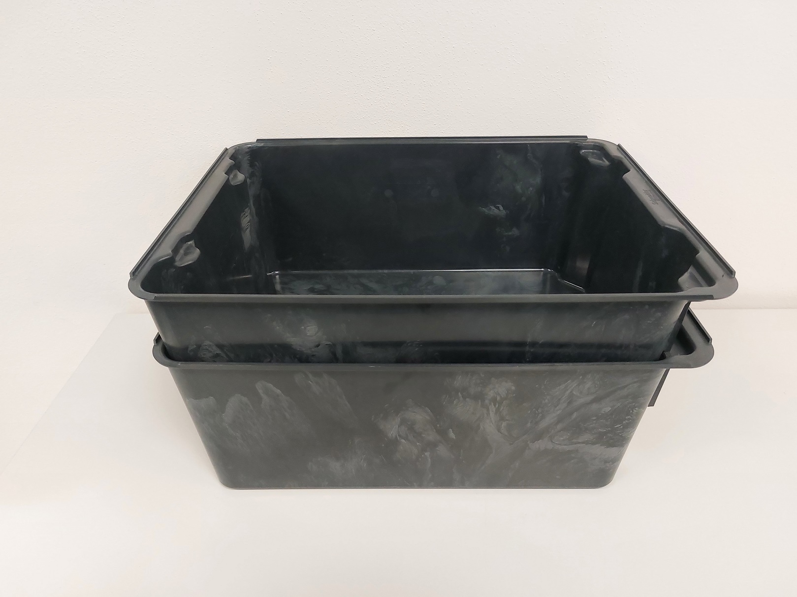 Plastová přepravka 400x300x145 složené bedny zmenšené