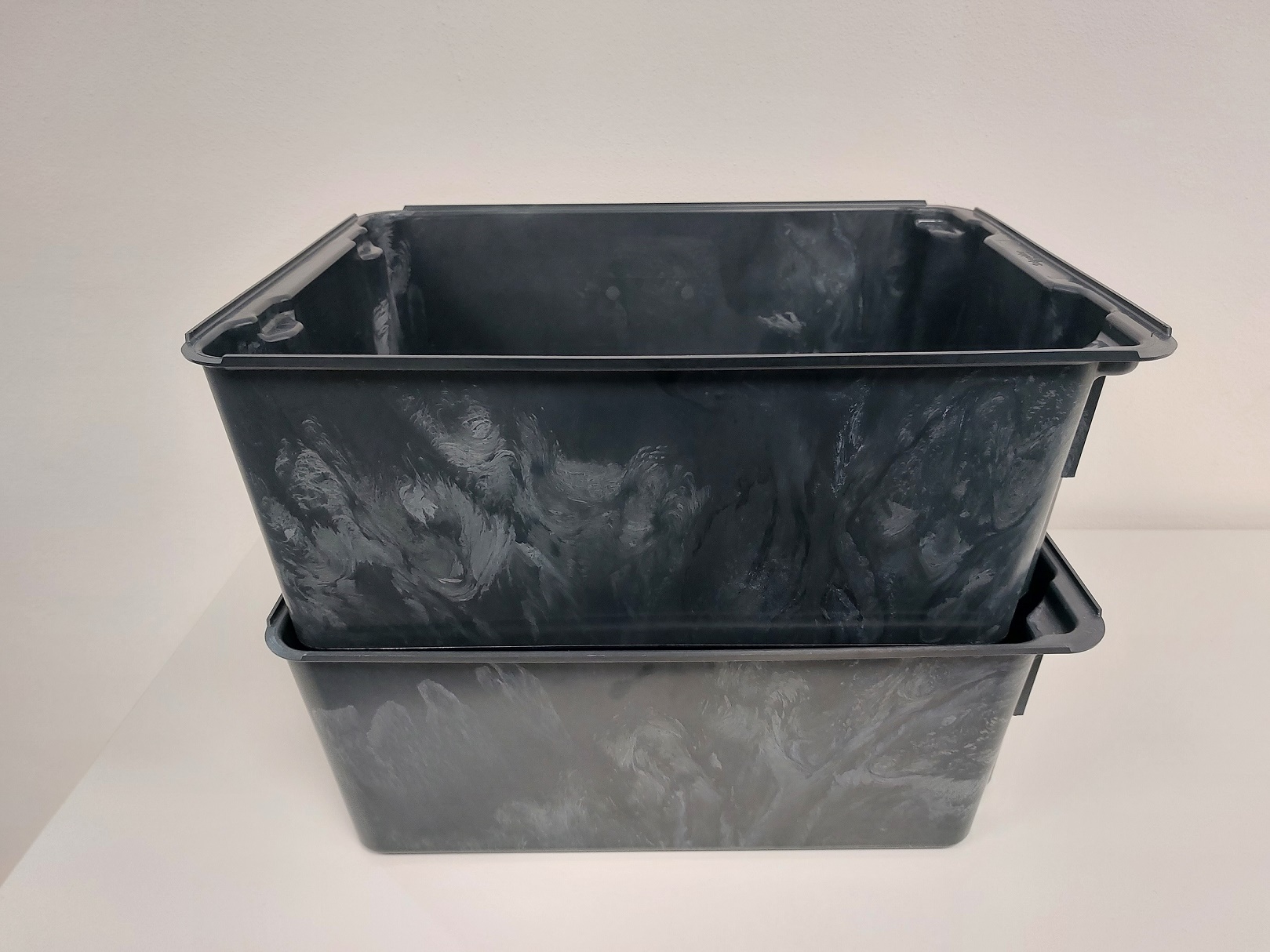 Plastová přepravka 400x300x145 stohované bedny zmenšené